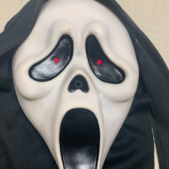 Easter Unlimited Scream Ghost face decoration - Picture 2 of 5